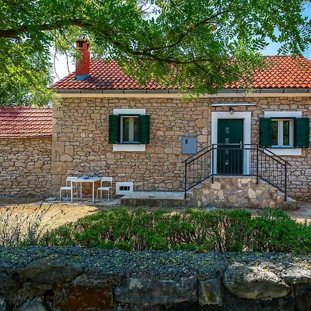 Feriehus House Stika *